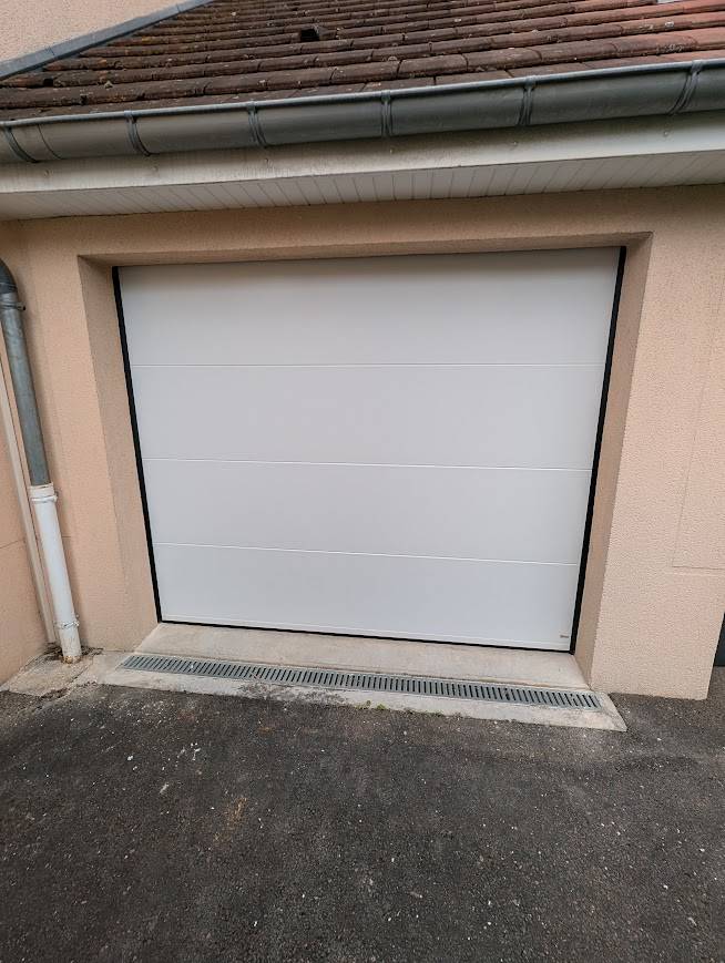 Pose de porte de garage près de Dreux